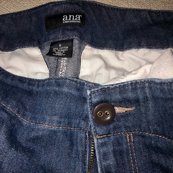 A.N.A. (a new approach) 8 flare blue jeans - Picture 2 of 3